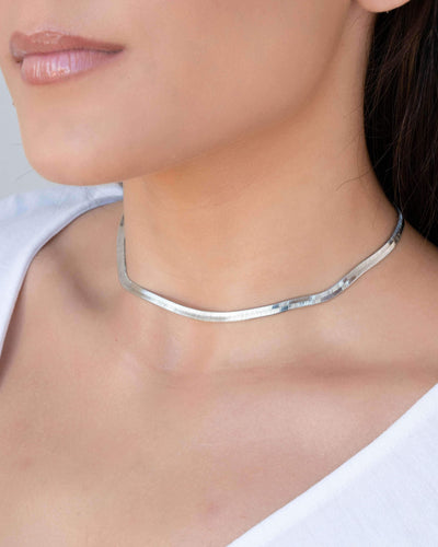 Choker Malha Fita 4 mm Ródio Branco - 32 cm