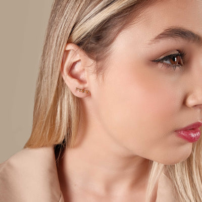 Ear Cuff Quatro Corações Detalhes Banhado a Ouro 18K