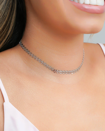 Choker Folhas Vazadas Ródio Branco - 33 cm