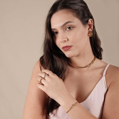 Anel Liso Torcido Tamanho 24 Ródio Branco