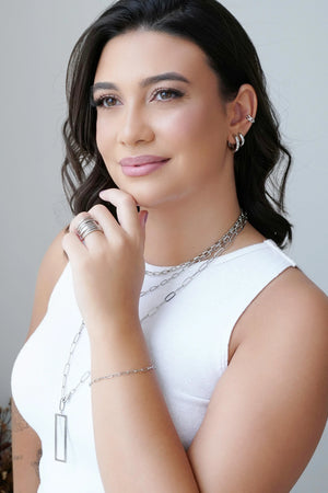 Gargantilha Longa Elos Pingente Retangular Vazado Ródio Branco