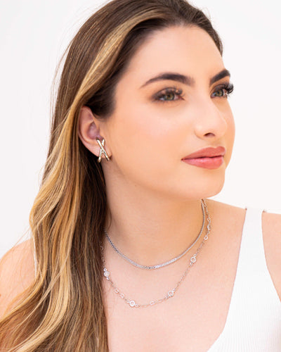 Ear Hook em X Liso Ródio Branco