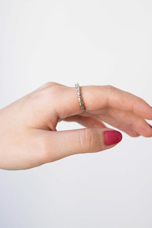 Anel Ajustável Torcido Tamanho G Ródio Branco