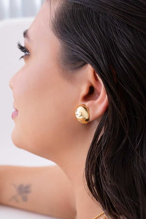 Brinco Meia Bola Lisa Tamanho M Banhado a Ouro 18K