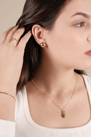 Brinco Meia Bola Lisa Tamanho P Banhado a Ouro 18K
