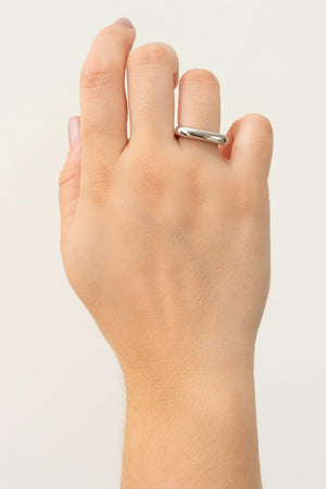 Anel Abaulado Liso Tamanho 13 Ródio Branco