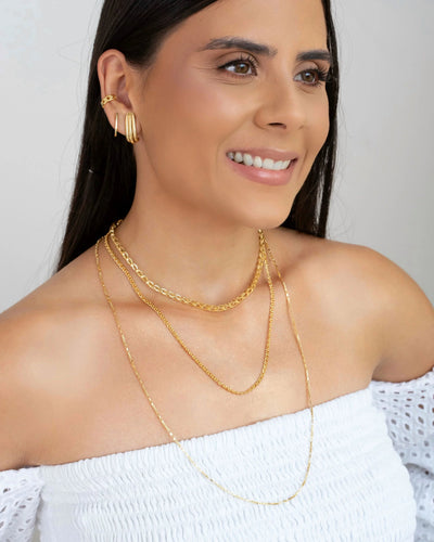 Brinco Meia Argola Oval Liso 1,6 cm Banhado a Ouro 18K