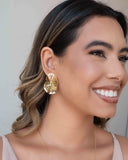 Brinco Flor Vazada Banhado a Ouro 18K