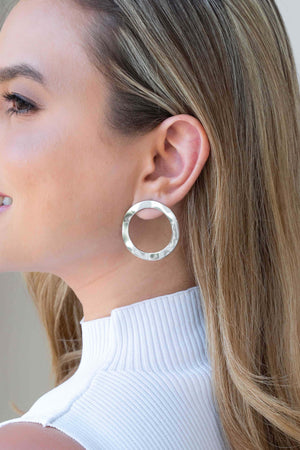 Brinco Argola Frontal Ondulada 3.6 cm Ródio Branco