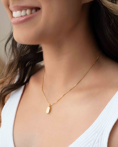 Gargantilha Veneziana com Pingente Oval Liso Banhado a Ouro 18K
