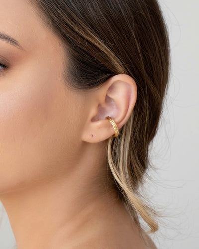 Piercing Torcido Textura Banhado a Ouro 18K