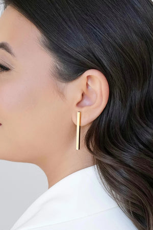 Brinco Palito Liso Reto Banhado a Ouro 18K