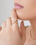 Anel Ajustável em X Cravejado Cristal Tamanho M Banhado a Ouro 18K