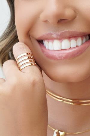 Anel Ajustável Filetes Liso Tamanho M Banhado a Ouro 18K