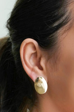 Brinco Oval Liso Banhado a Ouro 18K