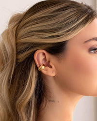 Piercing Liso Bolinhas Banhado a Ouro 18K