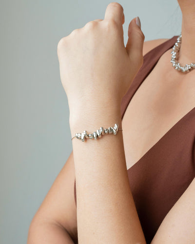 Pulseira Cascalhos Lisos Fecho Gravata Ródio Branco