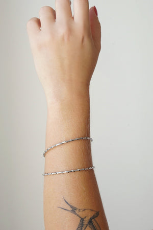 Bracelete Espiral 2 mm Ródio Branco