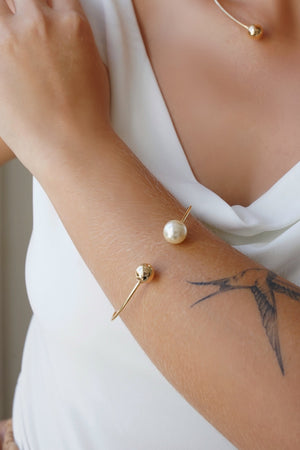 Bracelete Bola Lisa e Pérola Banhado a Ouro 18K