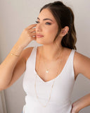 Ear Hook Liso Ponto de Luz Cravação Inglesa Banhado a Ouro 18K