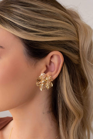 Brinco Flor Vazada 3 cm Banhado a Ouro 18K