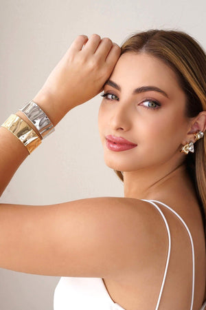 Brinco Argola Orgânica Lisa 1.8 cm Ródio Branco