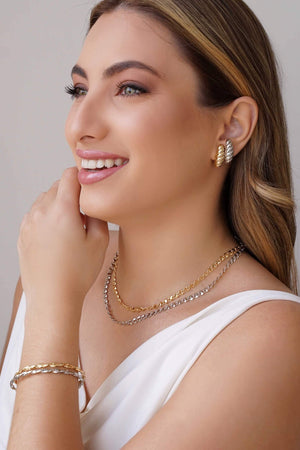 Ear Hook Torcido Liso Ródio Branco