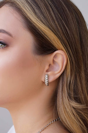 Ear Hook Torcido Liso Ródio Branco