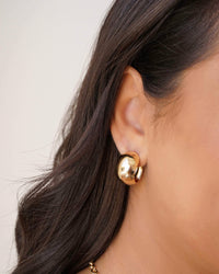 Brinco Argola Abaulada Lisa 2.3 cm Banhado a Ouro 18K