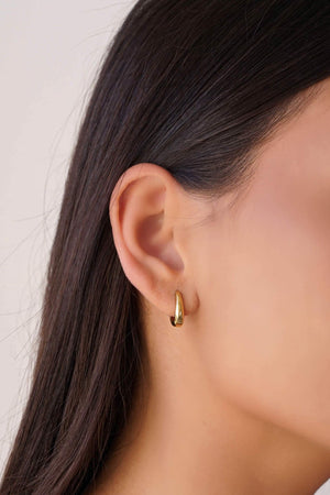 Brinco Argola Oval Lisa 1.5 cm Banhado a Ouro 18K