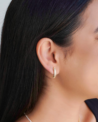 Ear Hook Cravejado 1,9 cm Cristal Banhado a Ouro 18K