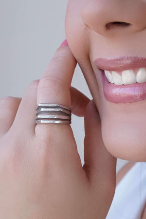 Anel Reto Filetes Tamanho 24 Ródio Branco