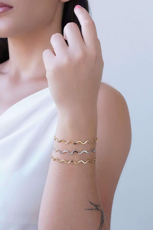 Bracelete Ondas Liso Banhado a Ouro 18K