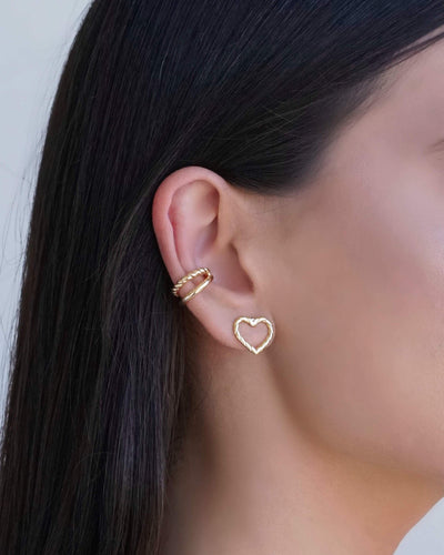 Brinco Coração Torcido Vazado 1,3 cm Banhado a Ouro 18K