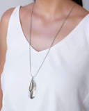 Gargantilha Longa Rabo de Rato Pingente Folha Ródio Branco - 65 cm