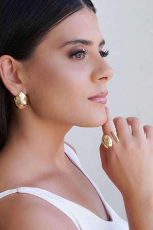 Brinco Abaulado Liso 2.8 cm Banhado a Ouro 18K