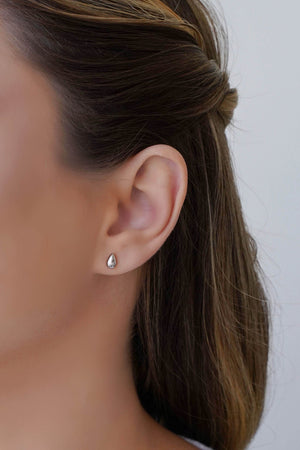 Brinco Gota Lisa 6 mm Ródio Branco