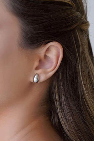 Brinco Gota Lisa 1.3 cm Ródio Branco