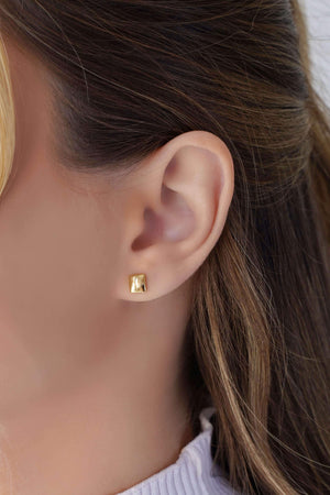 Brinco Quadrado Liso 6 mm Banhado a Ouro 18K