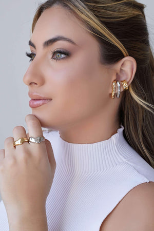 Ear Hook Martelado Banhado a Ouro 18K