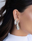 Brinco Gota Lisa 3.3 cm Ródio Branco