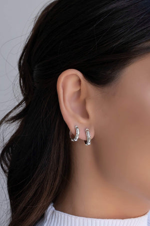 Brinco Argola Click Detalhada 1.4 cm Ródio Branco