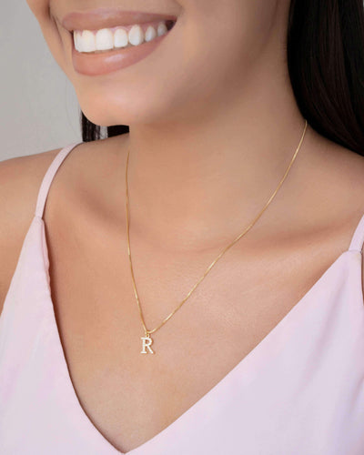 Colar Veneziana Letra R Cravejada Cristal Banhado a Ouro 18K - 45 cm