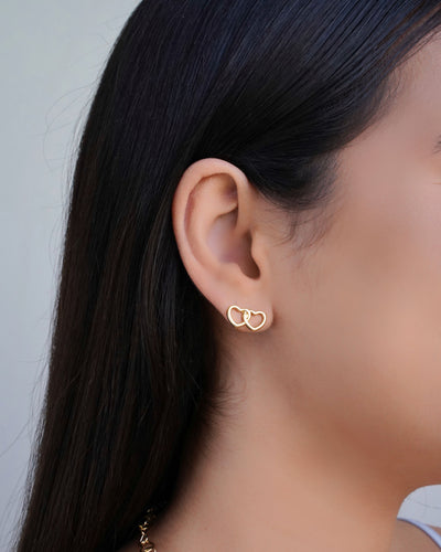 Brinco Corações Entrelaçados 1,6 cm Banhado a Ouro 18K