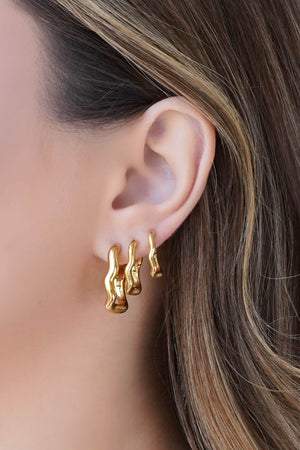 Brinco Argola Click Ondulada 2.0 cm Banhado a Ouro 18K