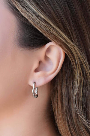 Brinco Argola Click Ondulada 2.0 cm Ródio Branco