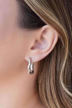 Brinco Argola Click Ondulada 2.4 cm Ródio Branco