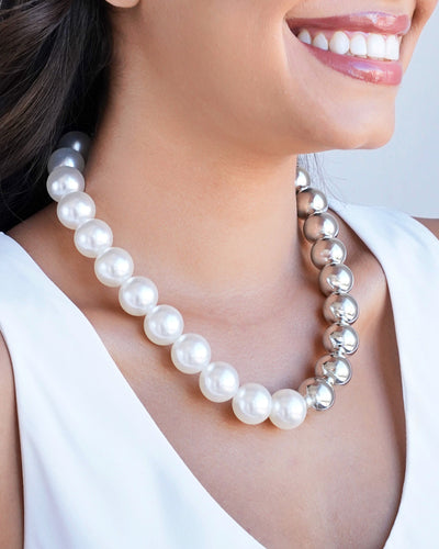 Colar Bolas Lisas e Pérolas Ródio Branco - 40 cm