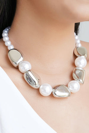 Gargantilha Orgânicos e Pérolas Ródio Branco - 40 cm