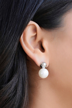 Brinco Bola Pontos de Luz Pérola 14 mm Ródio Branco